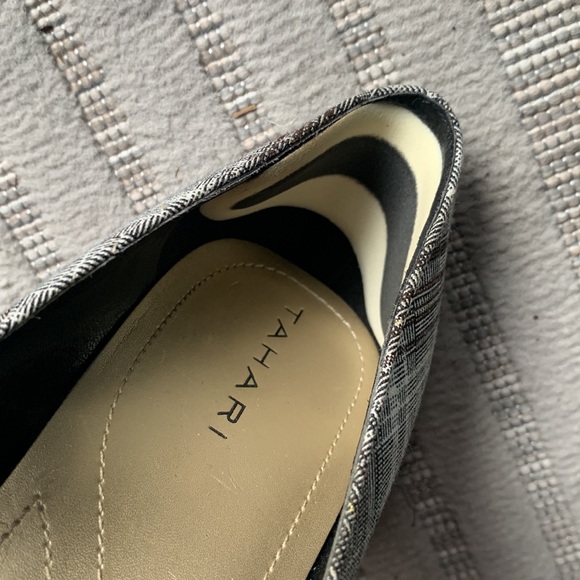 Tahari Black and white plaid stiletto almond toe high heels with gold accent. - Picture 3 of 9